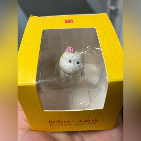 Chinese Palace Cat Decorations. - Picture 5 of 6